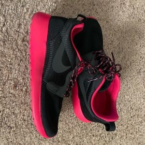Black&Pink Nike Running Shoes